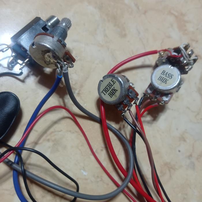 Preamp Bass 4 Channel 2 Band Preamp Bass Beq 12 Aktif Original Dan Terpercaya