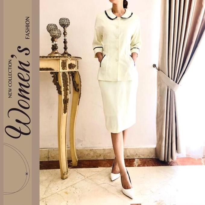 Set Blazer dan rok. One set blazer kantor wanita . Setelan jas dan rok
