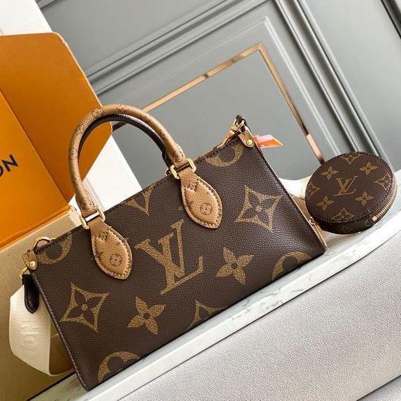 TAS L0UIS VUITT0N MICROCHIP ONTHEGO EAST WEST GIANT MONOGRAM REVERSE