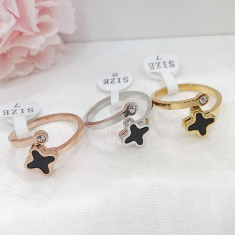 Cute- Cincin Titanium Fashion Bunga Clover Hitam Mata 1