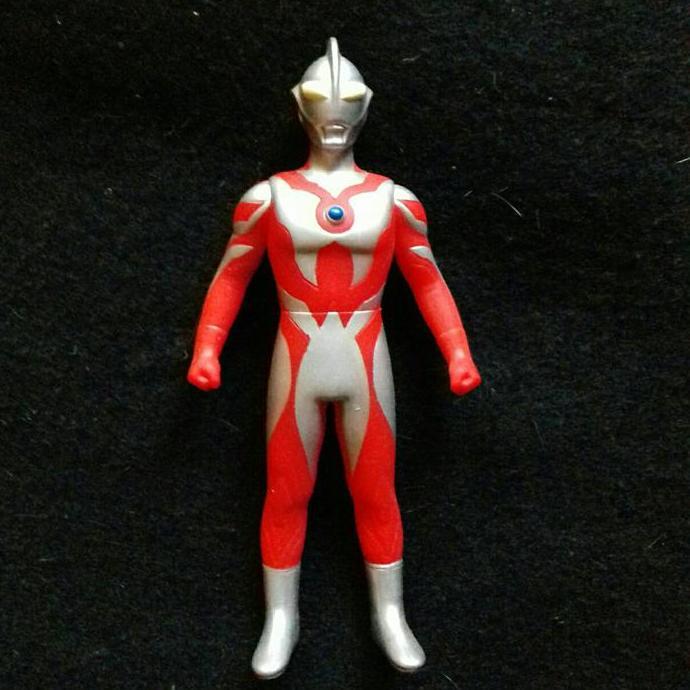 Bandai 14 Cm UHS Ultra Hero Series Ultraman Belial Early Style