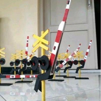 Mainan palang pintu kereta api - Miniatur palang pintu kereta api bisa bunyi