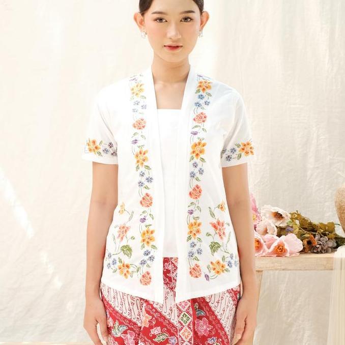 Kebaya Batik Encim Pekalongan Lengan Pendek Katun Putih