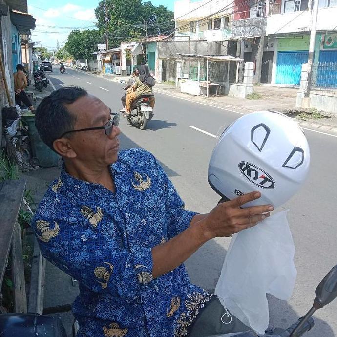 Terlaris Helen Cewek Keren Terlaris Helm Kyt Kyoto / Helm Pria Dan Wanita Premium Sni - Cod