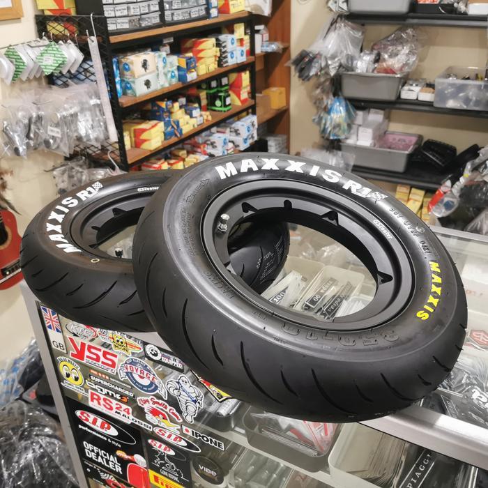 Velg Tubeless Vespa Uno V.3 Black GScooter R.10 & Ban Maxxis MAR1
