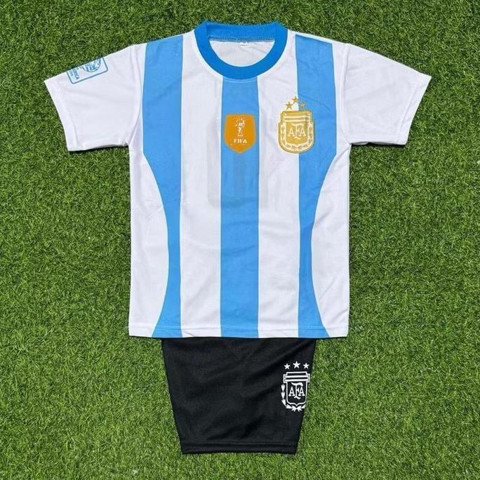 DS373 >> Setelan Baju Bola Anak Real Madrid Terlaris Terbaru 2025 Dengan Desain Emirates Fly Better