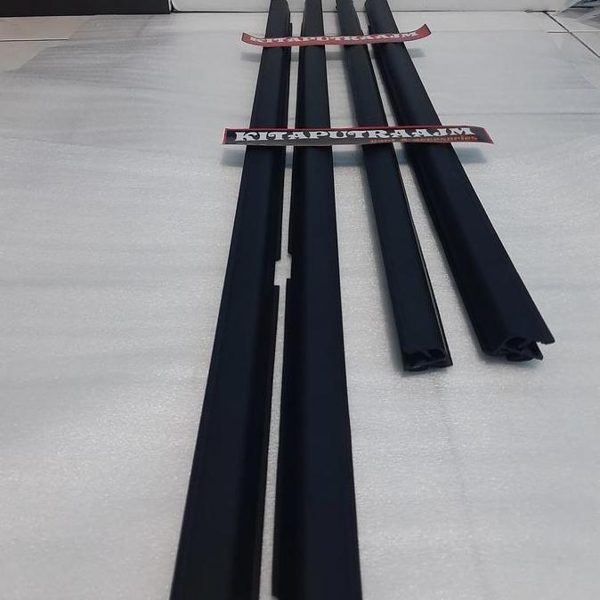 Pelipit Kaca Luar Suzuki Apv / Karet Pelipit Kaca Apv