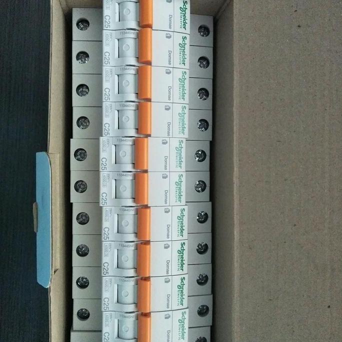 Terjangkau Mcb Schneider/Merlin Gerin 25A