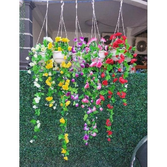 Bunga Mawar Juntai 70cm dengan Pot Gantung Plastik dan Busa Cantik untuk Teras Rumah