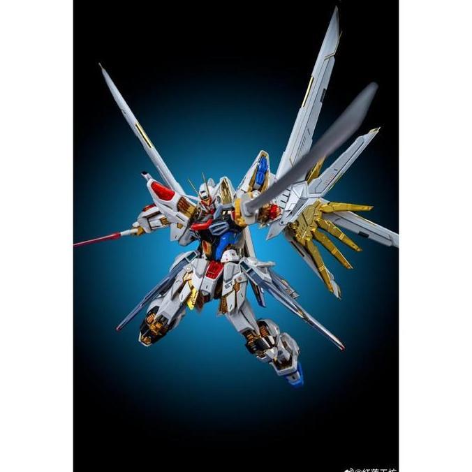 MG 1/100 Proud Defender Backpack Mighty Strike Freedom Red Lotus Model Kit