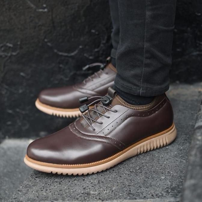 SEPATU SNEAKER PRIA VOLVE ORCA CAPUCINO RAJIN x VOLVE PROJECT