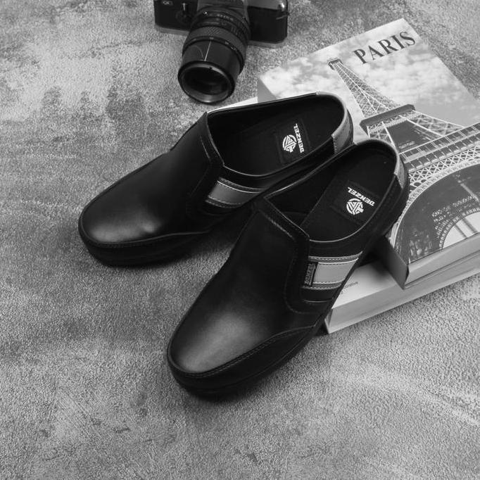 DENZEL DZ 205 Sepatu Sendal Pria Bustong Men Sandals Black - SEPATU PRIA - SANDAL PRIA