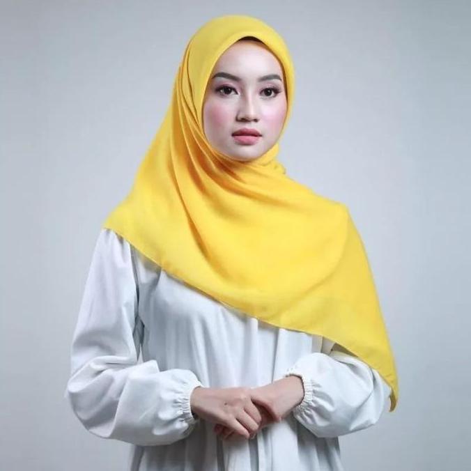 Hijab Bella Square Pollycotton Premium - Jilbab Segiempat Polos Warna Kuning Kenari ( Golkar )