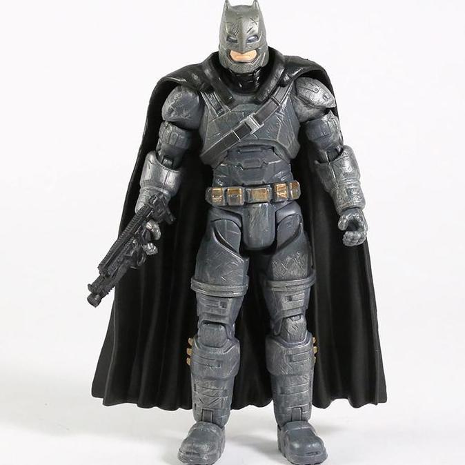 DC BATMAN VS SUPERMAN BATMAN ARMORED ACTION FIGURE