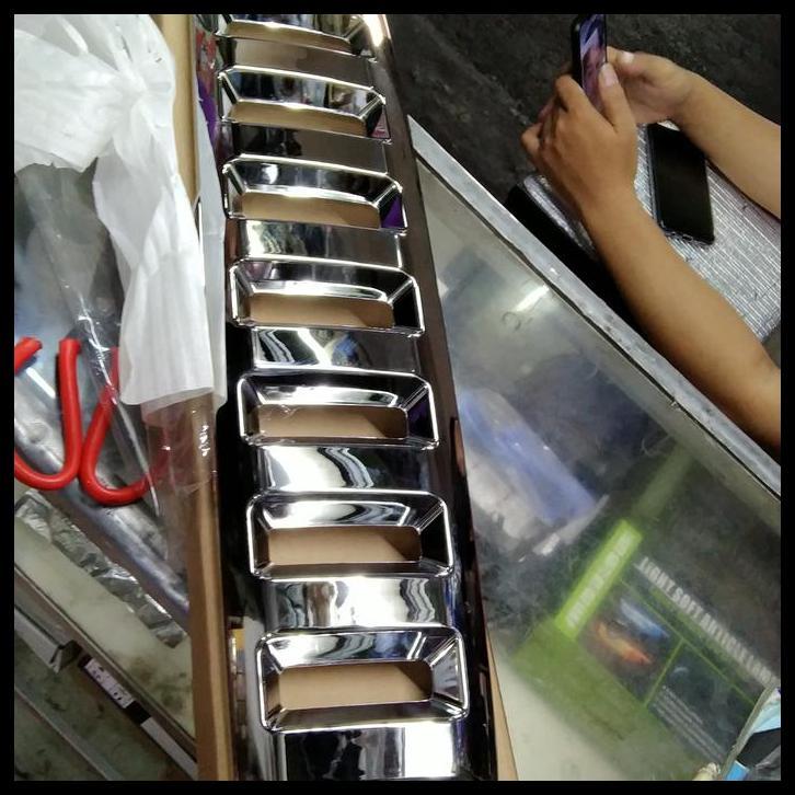 GRATIS ONGKIR GRIL DEPAN MOBIL MODEL HUMMER RUSH / TERIOS LAMA 2006 SAMPE 2012 WARNA CHROME 