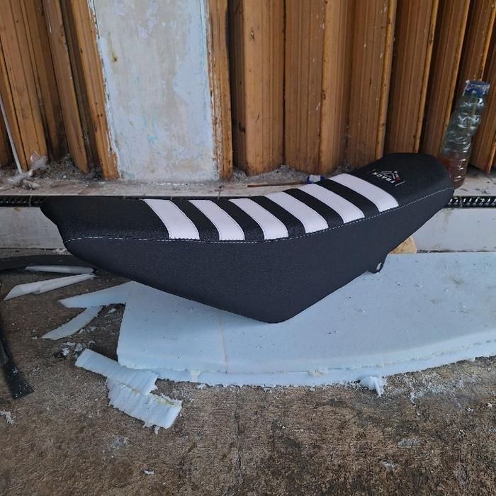 Jok Motor Trail Crf Modifikasi Tebal Tinggi Original Dan Terpercaya