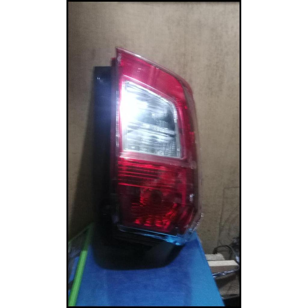 TERBARU STOP ASSY LAMPU BELAKANG TOYOTA CAYLA 