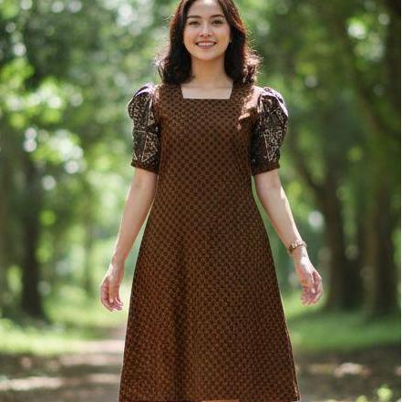Batik Solo Trendy - Dress Batik Marshanda Dengan Bahan Katun Premium Dan Sudah Lapis Furing