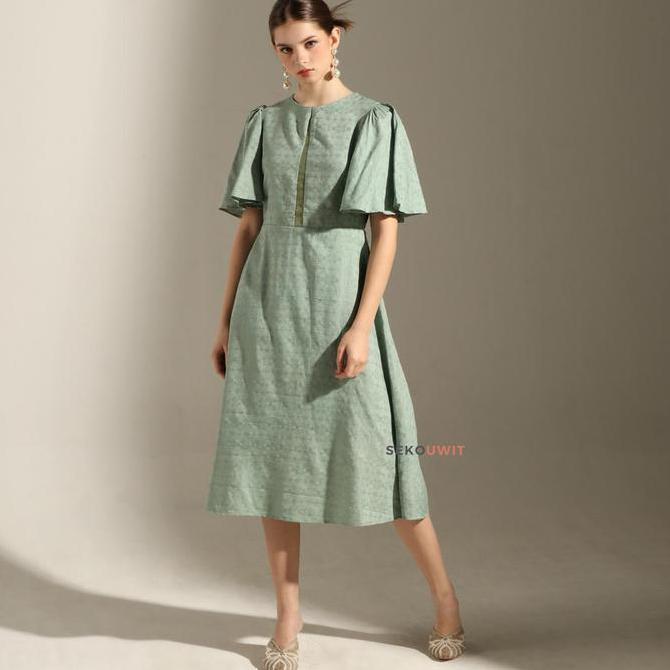 Promo Ume Midi Dress Dobby Tenun Batik / Gaun Panjang Sebetis Sekouwit in Green Sage Diskon