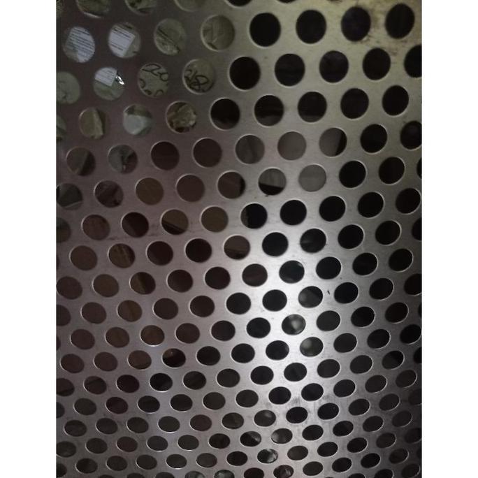plat lubang besi tebal 0,8mm uk.100x50cm lubang 2mm,3mm,lubang 4mm,lubang 5mm,lubang 6mm,lubang 7mm,