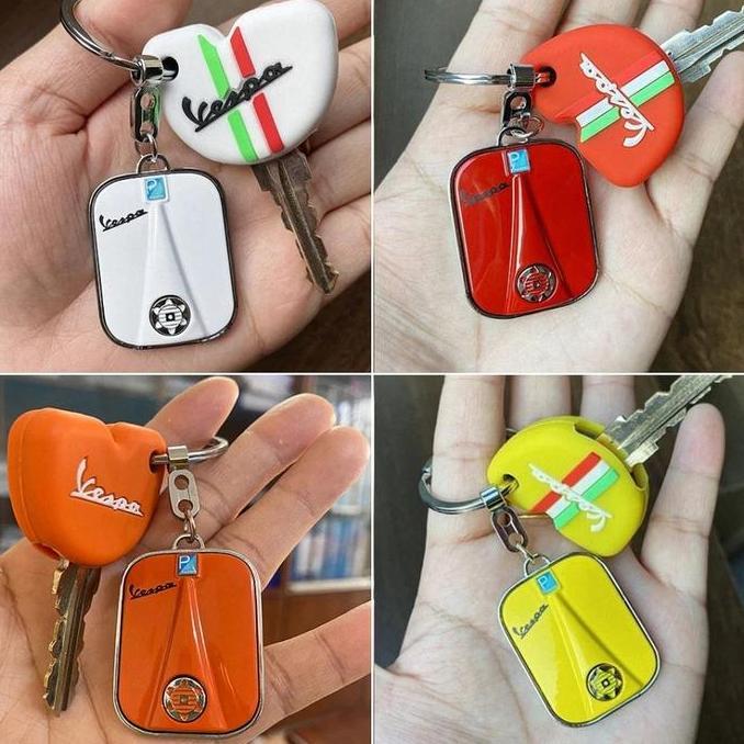 Gantungan Kunci Motor Vespa Metal + silicone  Key Chain VESPA Sprint Primavera Piaggio Keychain keyr