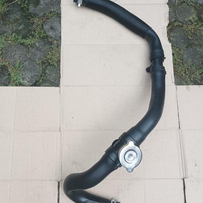 Selang Radiator Atas Dodge Journey