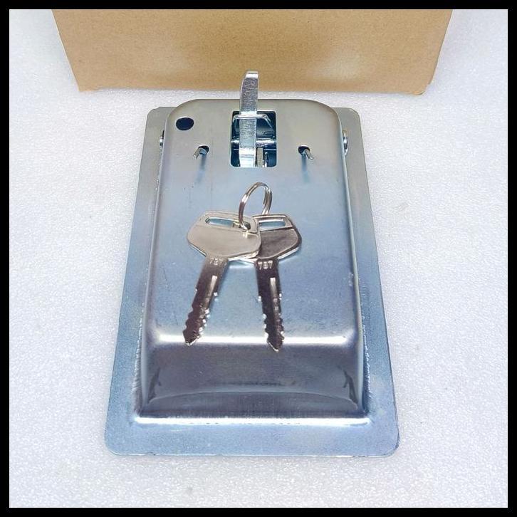 DISKON TUTUP KUNCI PINTU POMPA HIDROLIK SK200-8 DOOR LOCK POMPA SK200 KOBELCO