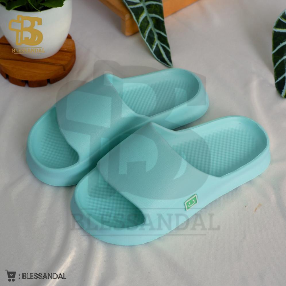 DISKON SANDAL SLOP PRIA WANITA/SANDAL SLOP KARET EVA SANDAL SLOP POLOS SMILE