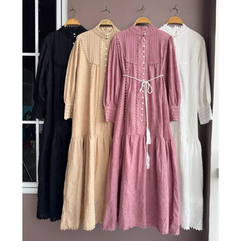 maria dress, gamis putih, white dress, gamis eyelet import, katun bordir, katun bolong, dress busui,