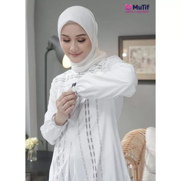 Mutif Damoza Arbanzania Winter White  Gamis Putih Bahan Cotton Yarn
