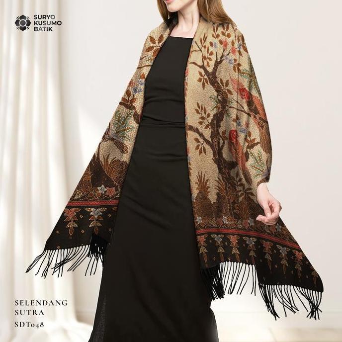 Kain Selendang Batik Tulis Sutra Wanita Suryo Kusumo Batik SLD3