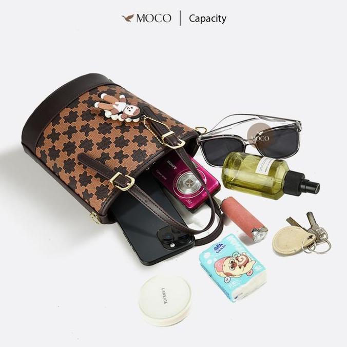 MOCO OFFICIAL - Holly Bag Fashion Tas Selempang Kecil Wanita Sling Bag Mini dengan Gatungan Tas Lucu
