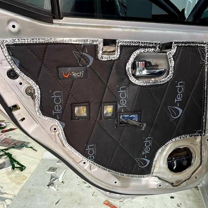 Peredam Suara Pintu Mobil Agya Baru