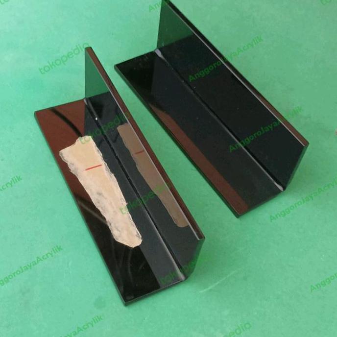 akrilik display siku L murah