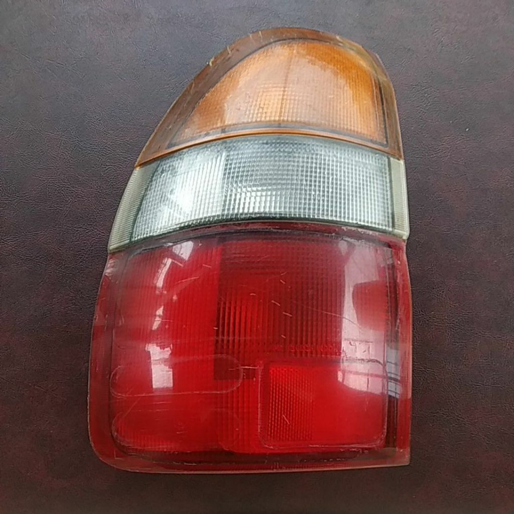 Stoplamp Lampu Belakang Isuzu Panther 2000-2005 Kiri Original Bekas