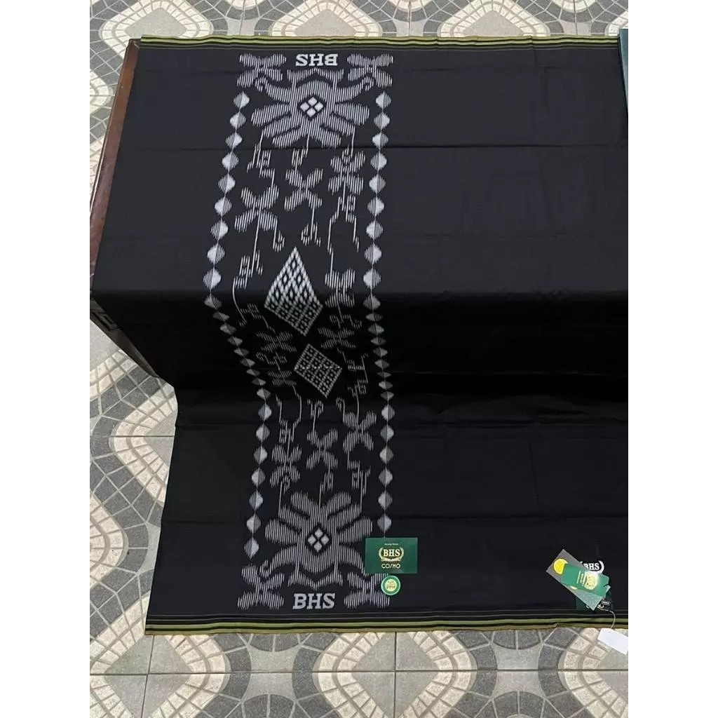 COD SARUNG BHS COSMO GOLD POLOS HITAM KEMBANG//sarung bhs//sarung bhs original//sarung//bhs cosmo//C