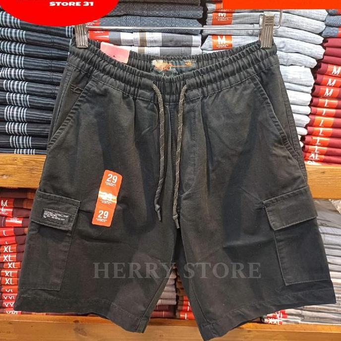 CELANA PENDEK CARDINAL CASUAL REGULER HITAM