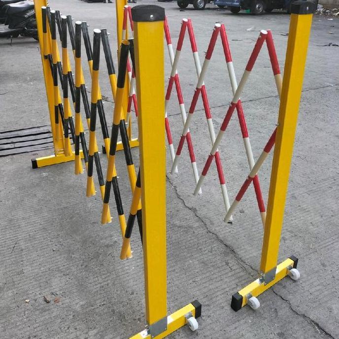 Expandable Barrier Barrier Lipat Kuning Hitam