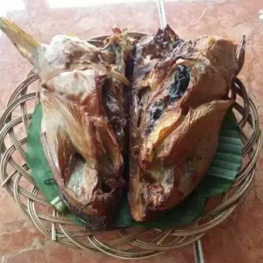 Bisajakok- Frozen Kepala Ikan Manyung Asap Khas Jawa Tengah Ndas Iwak Mayung