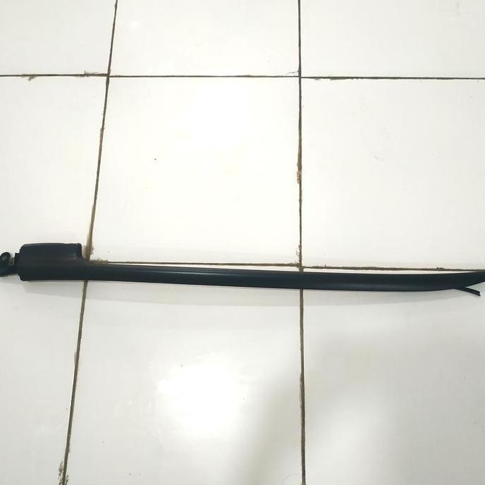 List Moulding Depan Kanan Kaca Besar Crv Gen 2 2002-2006