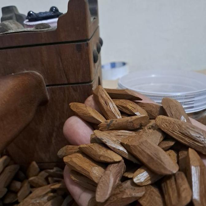 gaharu sana'i maroke / bukhur arab/ oud sana'i/