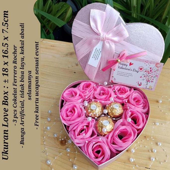 Love box buket bunga coklat Ferrero rocher WS
