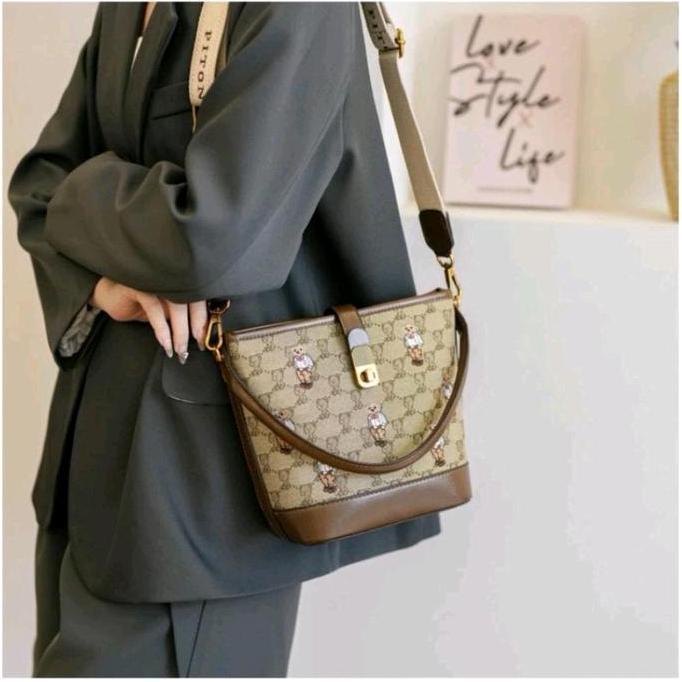 BAJANTEKNO 8231 NEW TAS SELEMPANG WANITA MULTIFUNGSI PITON BEAR