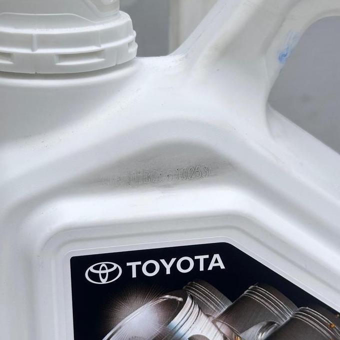 Oli Mesin TMO Disel 15W-40 CI-4 isi 4 Liter No Part O8880-83352/O8880-84795 Produk Original Toyota