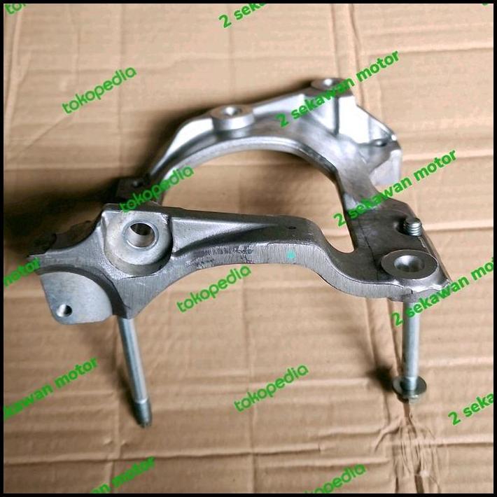 TERLARIS BRAKET COMPRESOR AC TOYOTA KIJANG INOVA REBORN DIESEL 2GD 2.400CC 