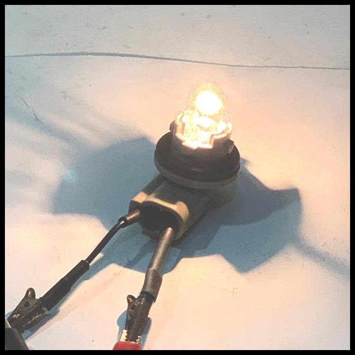 TERLARIS SOCKET SOKET FITTING LAMPU SEIN SEN HEADLAMP/FENDER NISSAN SERENA C24 