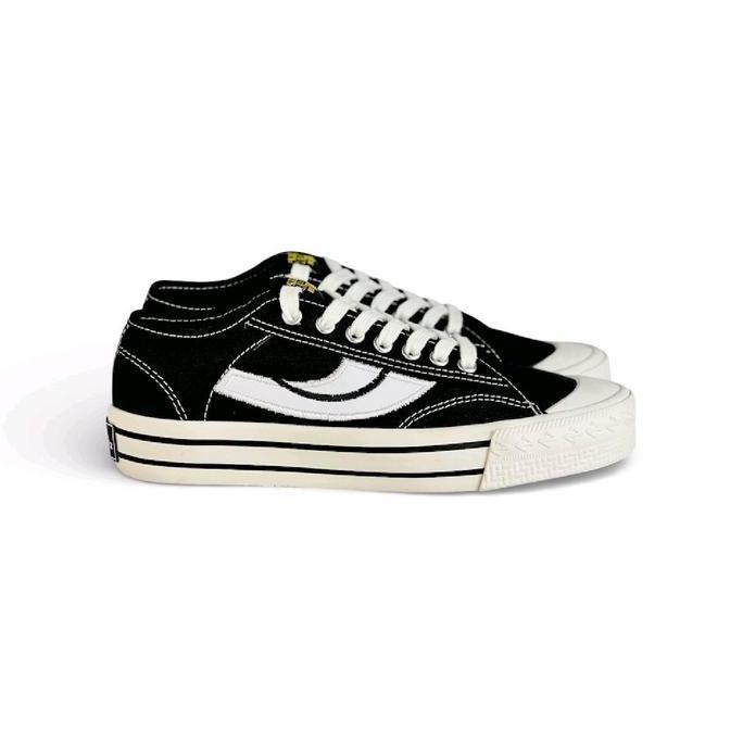Sepatu sneakers Wanita Pria FLEXION BW LOW  Canvas Casual Shoes Sneakers Sport Tanpa Hak Hitam dasar