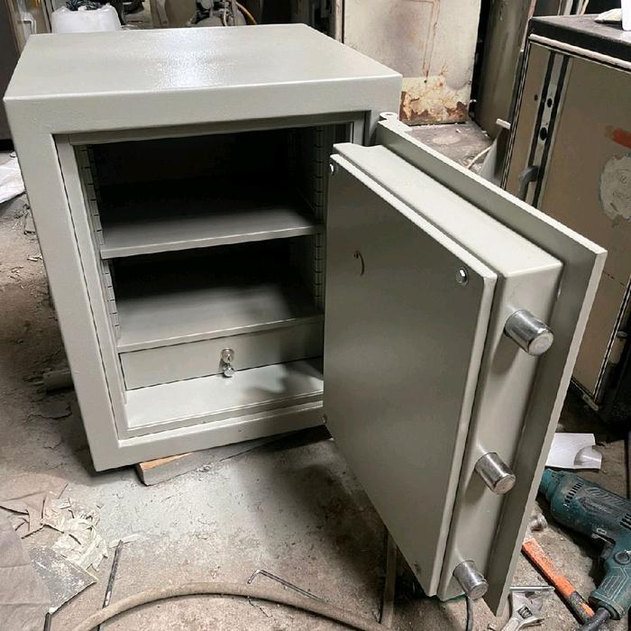 Brankas Chubb Cobra Elite size 2 (New Rekondisi) - 60cm