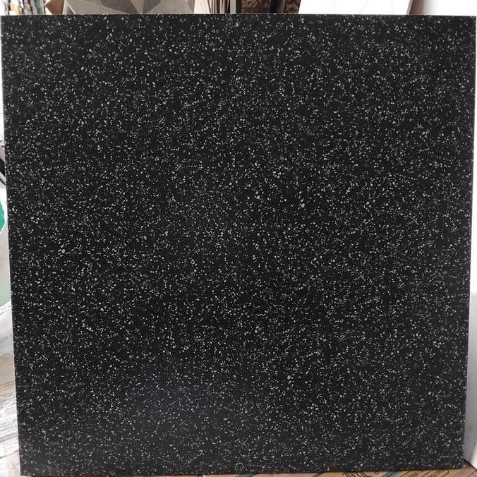 KERAMIK 50x50 HITAM BINTIK ATAU TERASO HITAM BINTIK ATAU GRANITO HITAM BINTIK MATT KESET