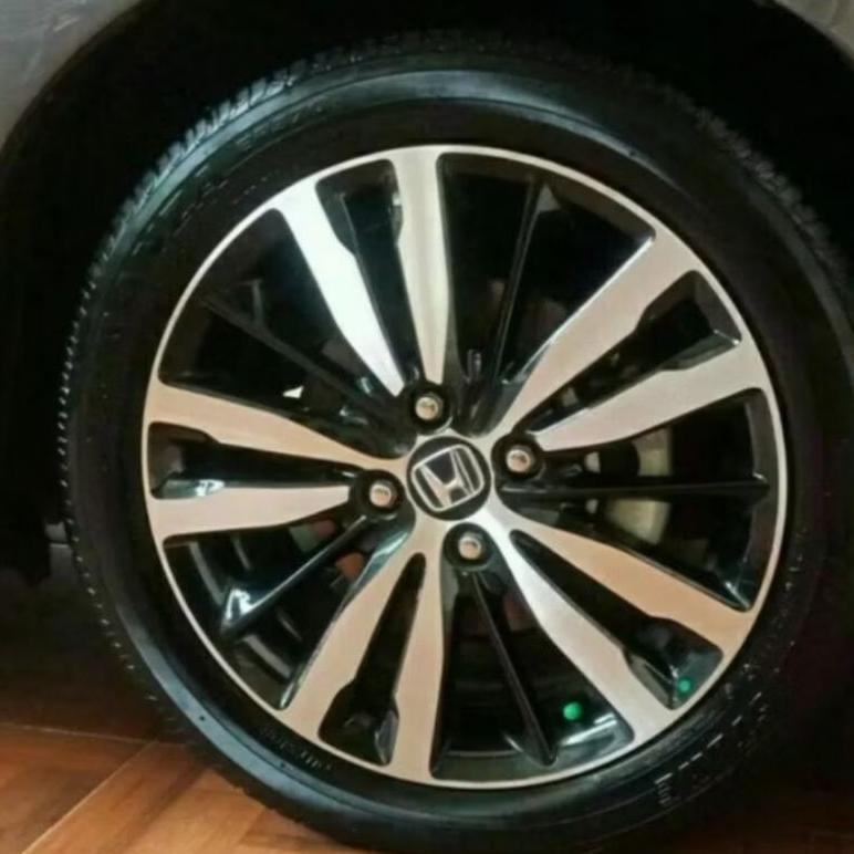 Promo Semir Ban Mobil Tahan Lama Semir Ban Motor Permanen Penghitam Pengkilap Ban Motor 1 Liter